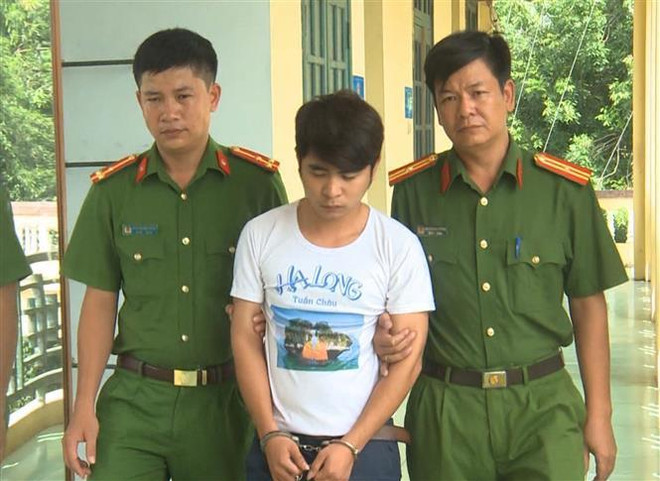 Bắt giữ 2 đối tượng vận chuyển 2kg ma túy tổng hợp cùng 10 bánh heroin ảnh 2