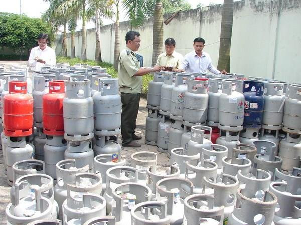 Tạm giữ hơn 1.900 vỏ bình gas có dấu hiệu lưu giữ trái phép ảnh 1