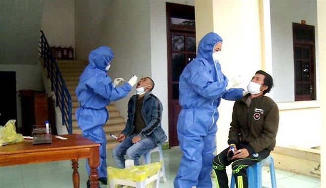 Tạm dừng tổ chức các chuyến bay về Việt Nam từ Anh, Nam Phi ảnh 2