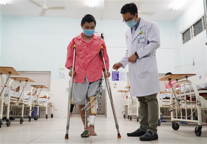 Ghép thành công mảnh hợp kim titanium 3D cho bệnh nhân ung thư xương ảnh 2