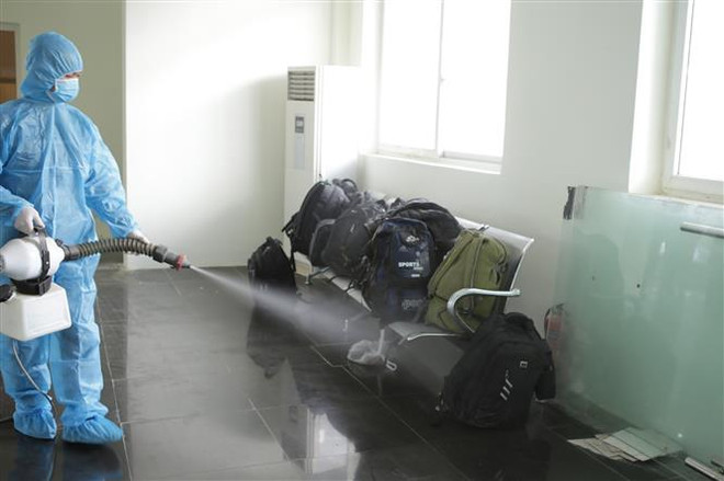 Tạm dừng tổ chức các chuyến bay về Việt Nam từ Anh, Nam Phi ảnh 1