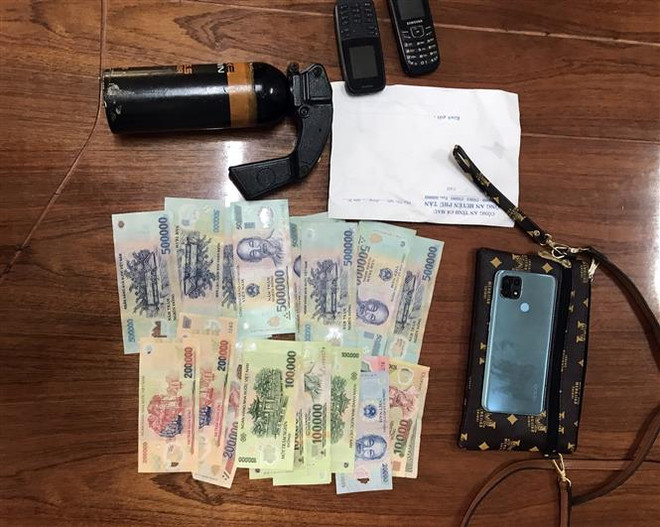 Rủ nhau đi cướp, 5 nghi phạm trong một nhà sa lưới sau 2 giờ gây án ảnh 2