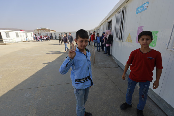 Giấc mơ đến trường của trẻ em tị nạn vùng chiến sự Syria ảnh 6