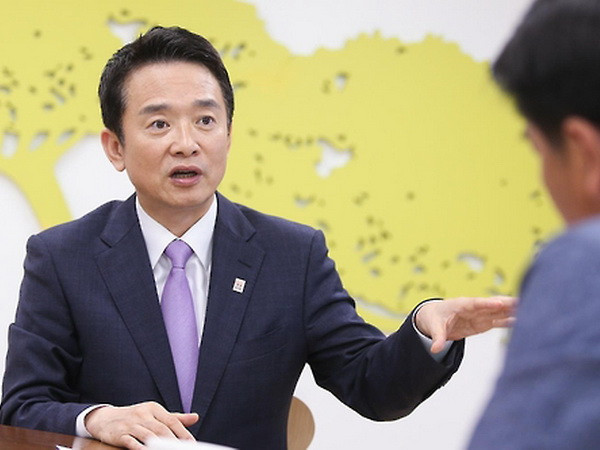 Tỉnh trưởng Hàn Quốc đề xuất "vũ trang hạt nhân" để đối phó Triều Tiên ảnh 1