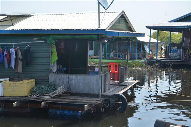 Nỗ lực tháo gỡ khó khăn cho bà con gốc Việt ở tỉnh Kampong Chhnang ảnh 1