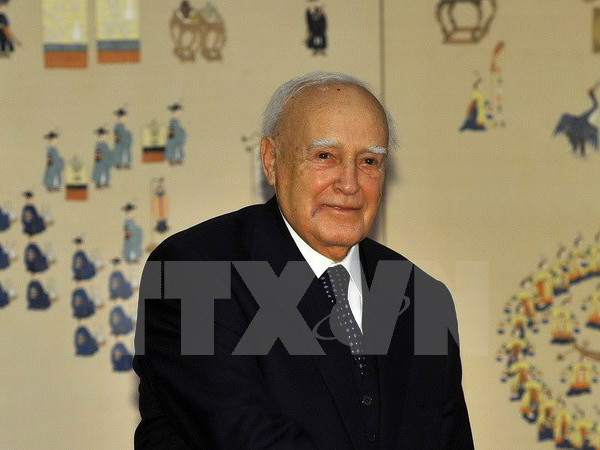 Tổng thống Hy Lạp Papoulias ra sắc lệnh giải tán Quốc hội ảnh 1