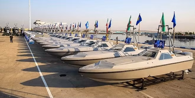Hải quân Iran tiếp nhận hàng trăm xuồng cao tốc tác chiến mới ảnh 1