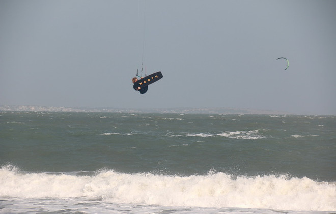 Bình Thuận phấn đấu trở thành trung tâm du lịch-thể thao biển ảnh 1