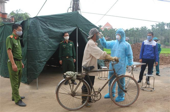 Hà Nam: Chuyển bệnh nhân số 251 lên Hà Nội để điều trị ảnh 1