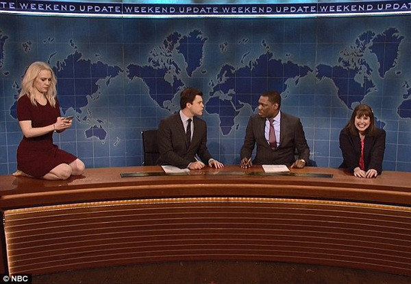 Vụ “bê bối sofa” ở Nhà Trắng tiếp tục bị giễu nhại trên truyền hình ảnh 1