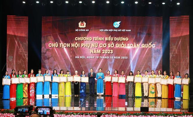 Biểu dương 293 Chủ tịch Hội Phụ nữ Cơ sở Giỏi Toàn quốc ảnh 1