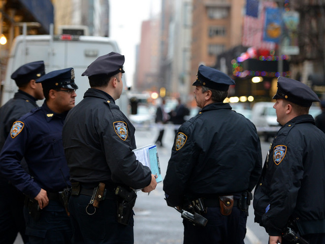 Vụ bắn chết 1 người da đen: Sẽ tái huấn luyện cảnh sát New York ảnh 1