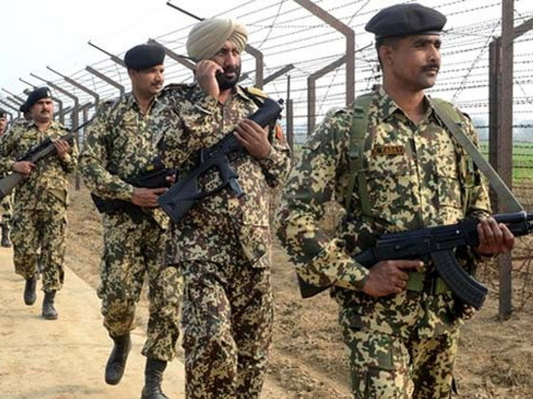 Ấn Độ: Đấu súng ác liệt giữa quân đội và lực lượng ly khai ở Kashmir ảnh 1