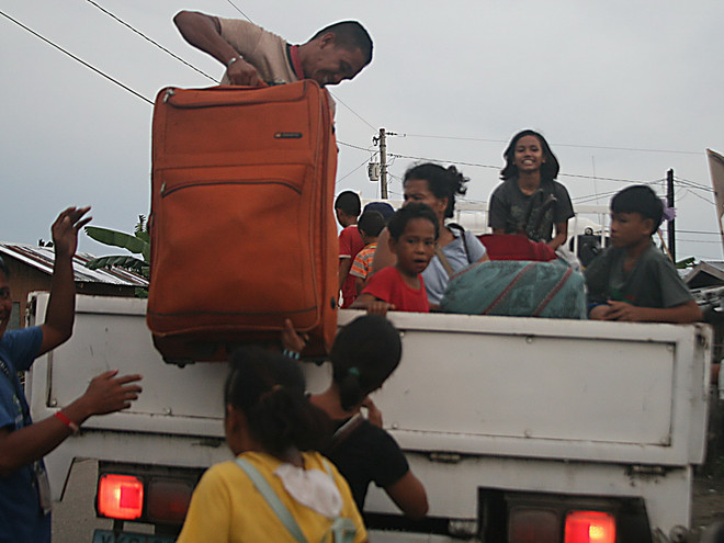 Triển khai ngay các biện pháp ứng phó với siêu bão Hagupit ảnh 1