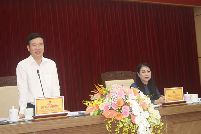 Ông Võ Văn Thưởng phát biểu tại buổi làm việc với Tỉnh ủy Vĩnh Phúc. (Ảnh: Nguyễn Trọng Lịch/TTXVN) ‘Vĩnh Phúc là điển hình trong phòng chống dịch, phát triển KT-XH’ ảnh 1