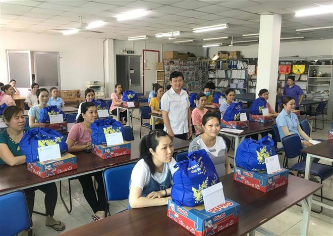 Nhiều giải pháp hỗ trợ người lao động bị mất việc do COVID-19 ảnh 2