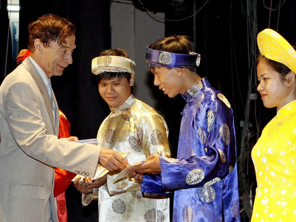 156 sinh viên và nhà nghiên cứu trẻ nhận học bổng Odon Vallet ảnh 1