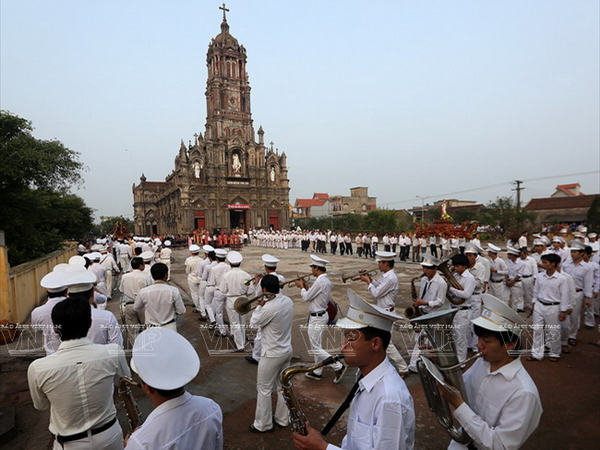 Độc đáo đoàn kèn Tây với 800 thành viên ở Nam Định ảnh 1