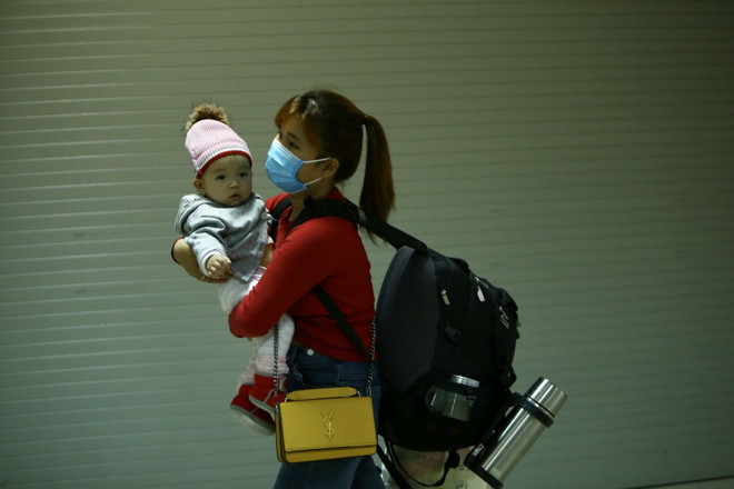 [Photo] Hà Nội: 30 người về từ tâm dịch Vũ Hán được xuất viện ảnh 6