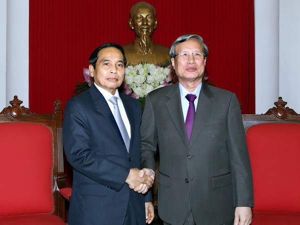 Lào sẽ làm hết sức mình vun đắp cho quan hệ đoàn kết với Việt Nam ảnh 1