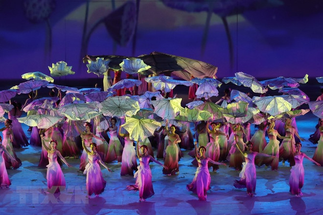 Cảm nhận hiệu ứng hiện đại khi xem khai mạc SEA Games qua truyền hình ảnh 1