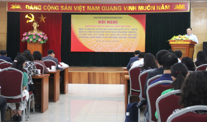 Nhiều ý kiến phát biểu về kết quả triển khai các chính sách pháp luật liên quan đến người Việt Nam ở nước ngoài. Tăng cường công tác đại đoàn kết với người Việt Nam ở nước ngoài ảnh 3