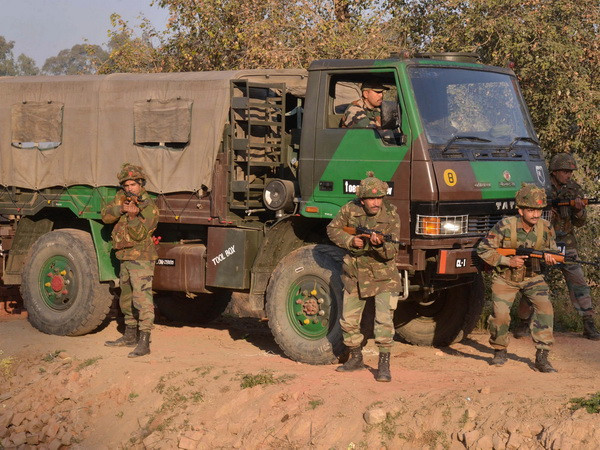 Phiến quân Kashmir nhận tấn công căn cứ không quân ở Ấn Độ ảnh 1