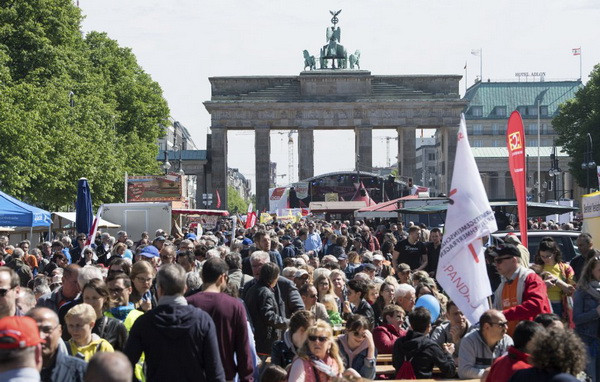 Đa dạng chủ đề tuần hành hưởng ứng tinh thần gày Quốc tế lao động ảnh 1