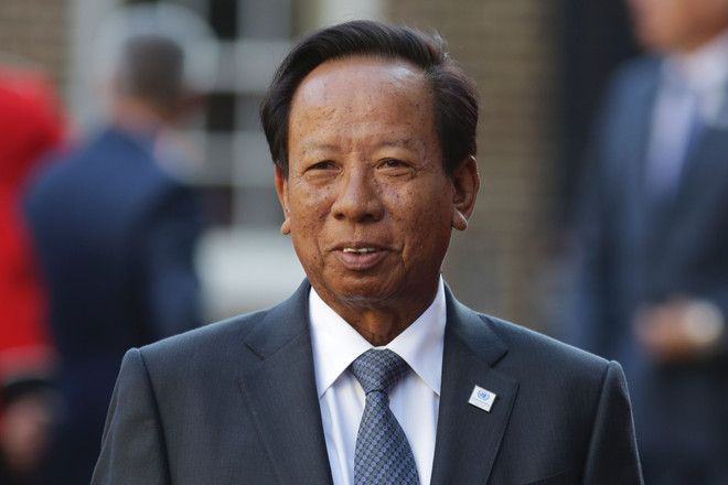 Quốc vương Campuchia phong tước Samdech cho Bộ trưởng Tea Banh ảnh 1