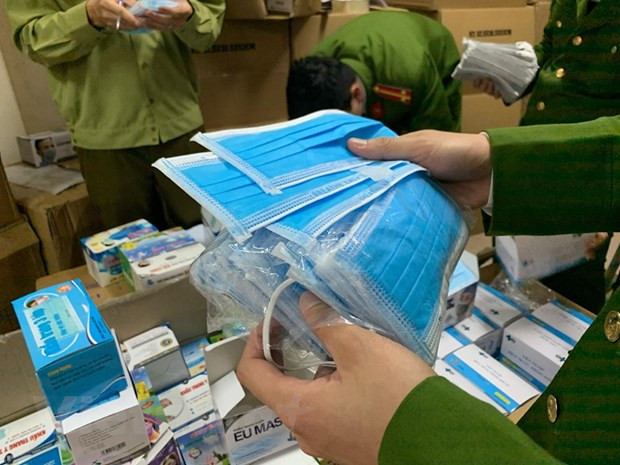 TP.HCM phát hiện kho hàng chứa 1 triệu khẩu trang không rõ nguồn gốc ảnh 1