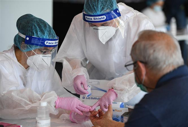 Số ca mắc COVID-19 tại Ba Lan có thể tăng gấp đôi sau 3 ngày ảnh 2