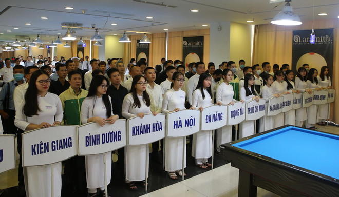 Các đoàn vận động viên tham dự giải. (Ảnh: Trần Lê Lâm/TTXVN) Một trọng tài của Giải Billiards & Snooker bất ngờ đột quỵ và tử vong ảnh 1