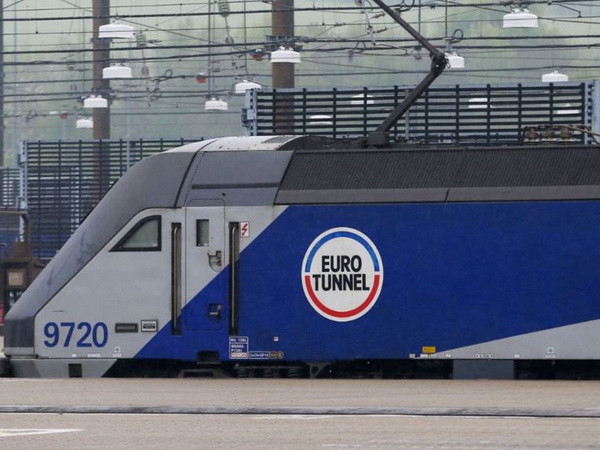 Một đoàn tàu Eurotunnel. (Nguồn: news.sky.com) Giao thông qua đường hầm Channel tạm ngừng 5 giờ do sự cố điện ảnh 1