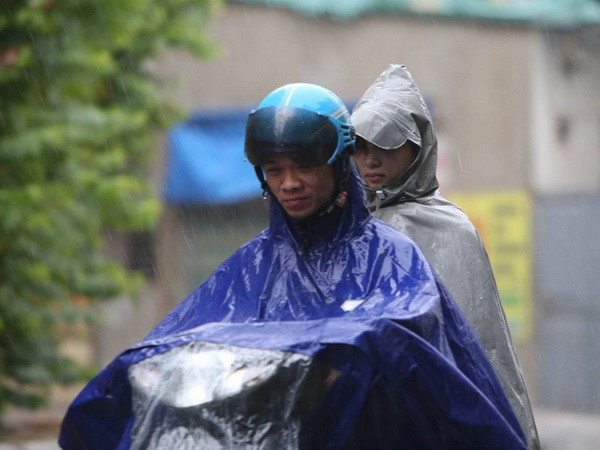 Bão số 7 suy yếu thành áp thấp nhiệt đới, mưa lớn ở Đông Bắc Bắc Bộ ảnh 1