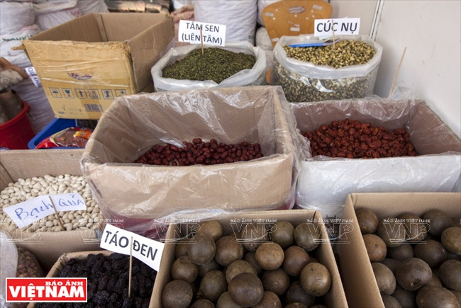 Tuần lễ Đông y trên phố cổ Sài Gòn thu hút nhiều du khách quốc tế ảnh 4