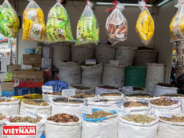 Tuần lễ Đông y trên phố cổ Sài Gòn thu hút nhiều du khách quốc tế ảnh 7