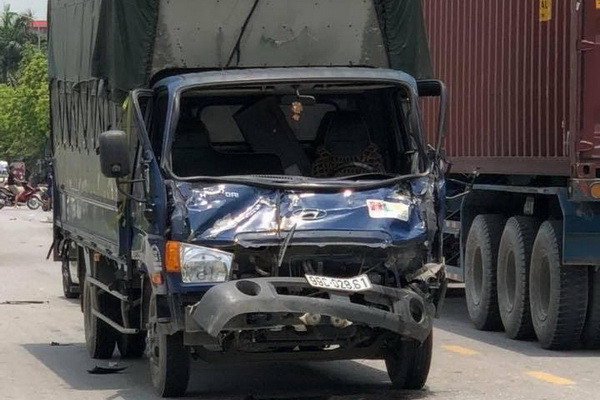 Bắc Ninh: Xe tải tông trực diện xe máy khiến 3 người thương vong ảnh 1