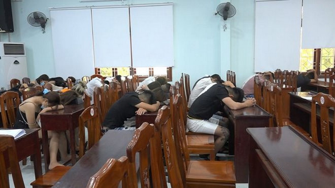 Bình Định: Phát hiện 50 đối tượng sử dụng ma túy trong quán karaoke ảnh 1