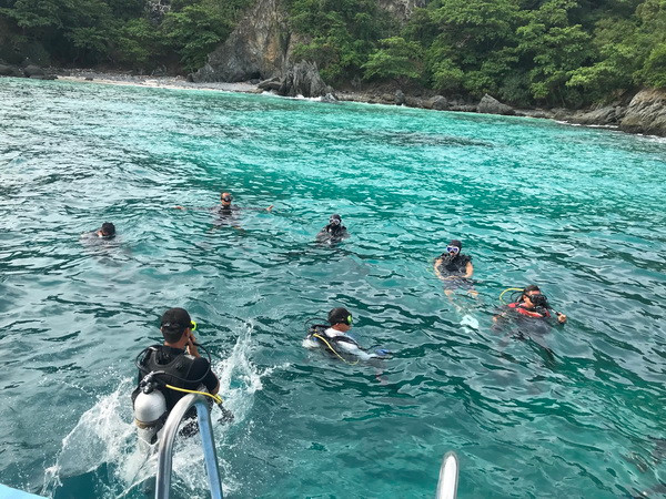 Thái Lan: Tìm thêm 3 thi thể được cho là hành khách tàu Phoenix ảnh 1