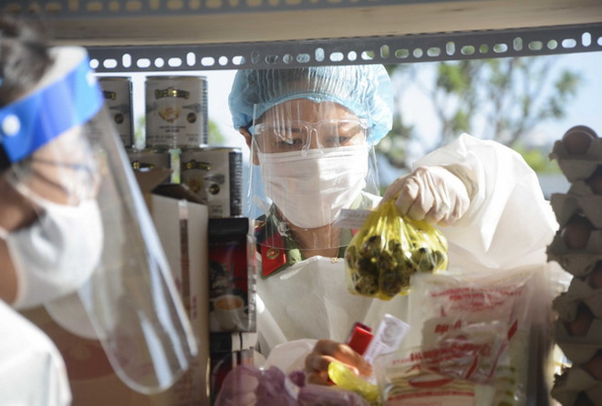 Dấu ấn của phụ nữ Đà Nẵng trong những ngày “ai ở đâu, ở yên đấy” ảnh 1