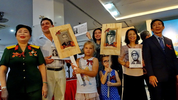 Kỷ niệm 73 năm Ngày Chiến thắng phátxít tại Thành phố Hồ Chí Minh ảnh 1