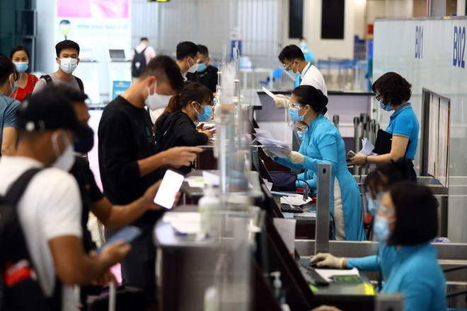 Thủ tướng yêu cầu thực hiện nghiêm việc khôi phục vận tải hành khách ảnh 1