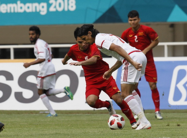 HLV Skorza Maciej thừa nhận chơi thực dụng để thắng Olympic Việt Nam ảnh 1