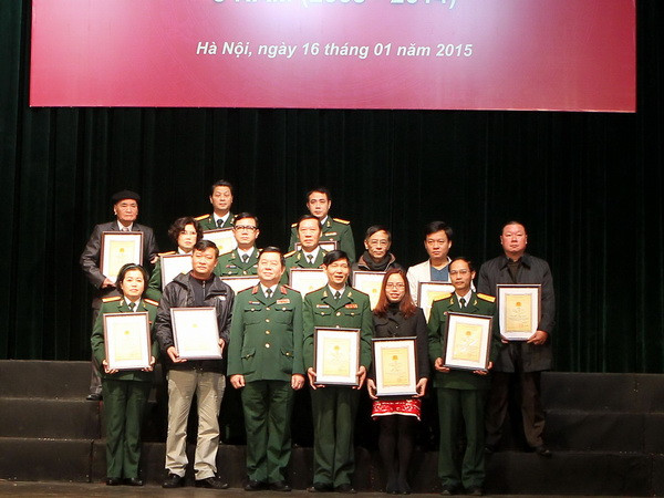 Trao giải văn học nghệ thuật, báo chí về lực lượng vũ trang ảnh 1
