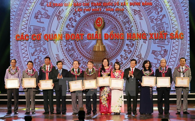 Họp Hội đồng chung khảo Giải Búa Liềm Vàng lần thứ hai năm 2017 ảnh 1