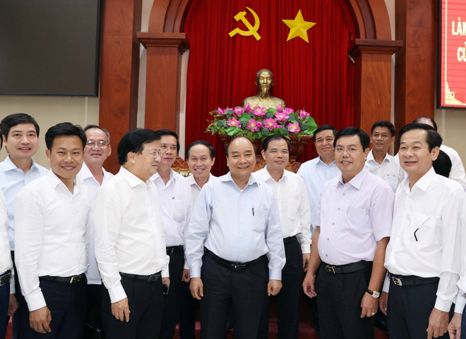 Không để hộ dân nào thiếu nước sinh hoạt do hạn hán, xâm nhập mặn ảnh 1