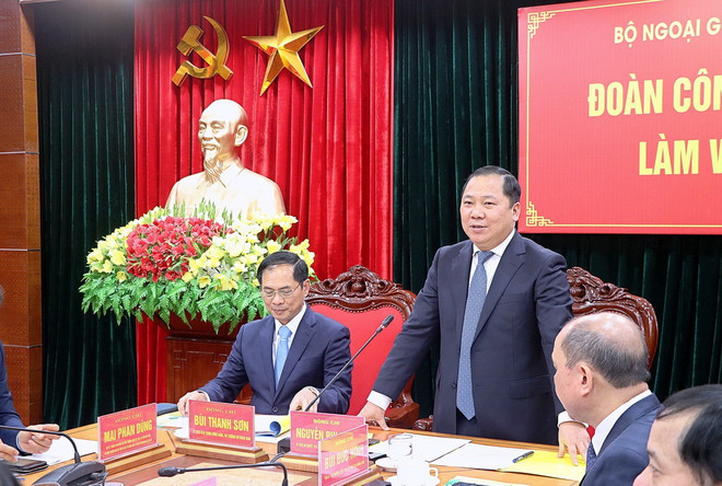 ttxvn-doan-cong-tac-cua-bo-ngoai-giao-lam-viec-tai-hoa-binh-9927.jpg
