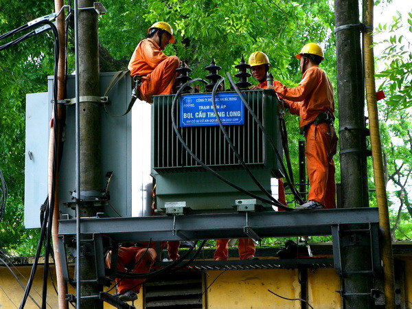  Hà Nội xây mới, nâng cấp hàng chục công trình điện phục vụ mùa Hè ảnh 1