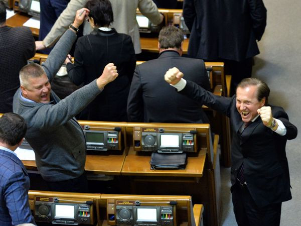 Tổng thống Ukraine lần đầu tiên thừa nhận có sai lầm ảnh 1