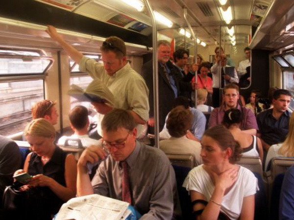 Đức sẽ tăng tiền mức phạt đối với người trốn vé tàu xe ảnh 1